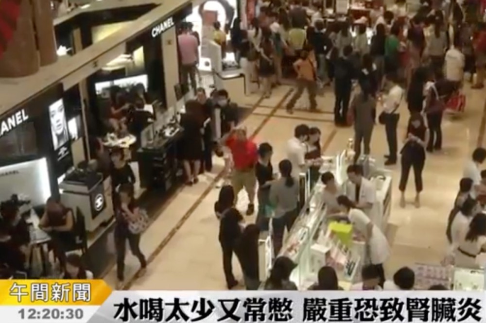 熟女易染膀胱炎，天冷也要多喝水