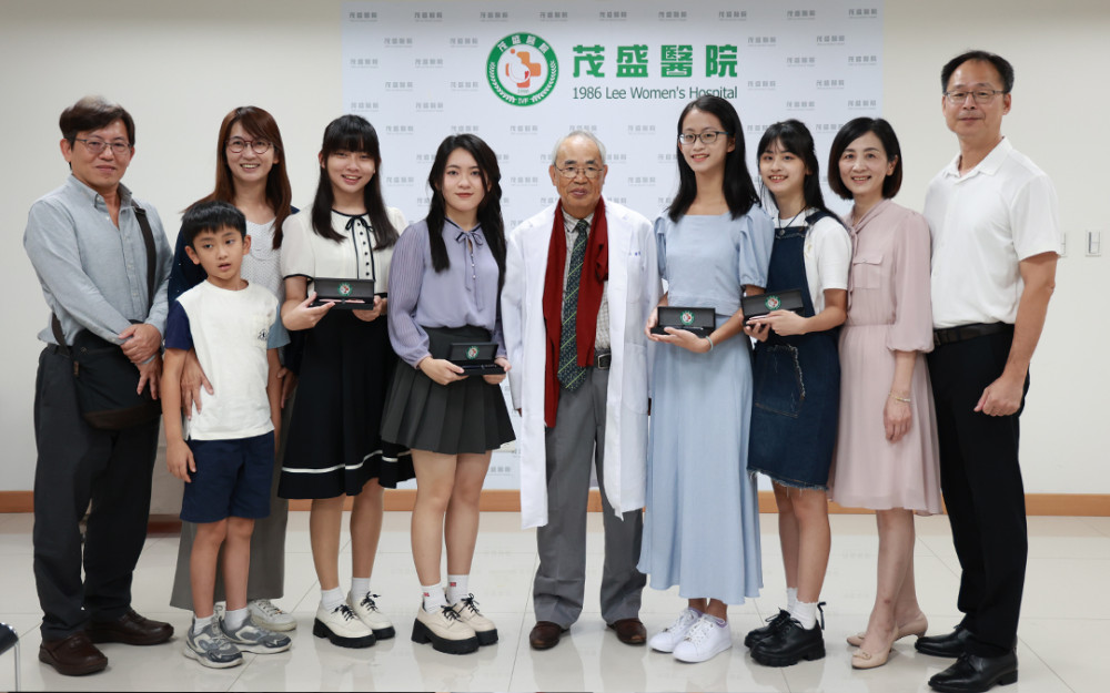 茂盛試管寶寶擁有金頭腦，2對18歲雙胞胎姐妹高中醫學院及教育大學