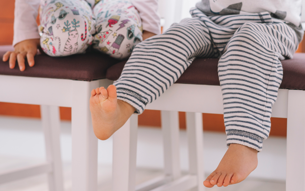 塑化劑風險曝光！兒童鞋材質怎麼挑？醫師這樣建議